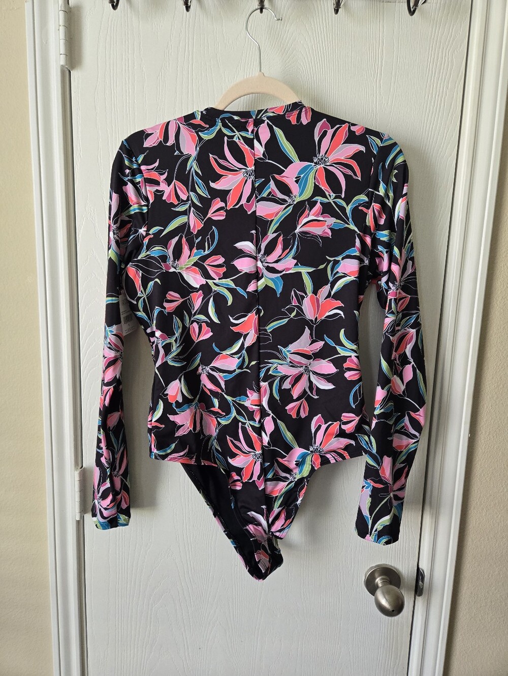 Volcom Rashguard Surf Suit - Picture 6 of 11